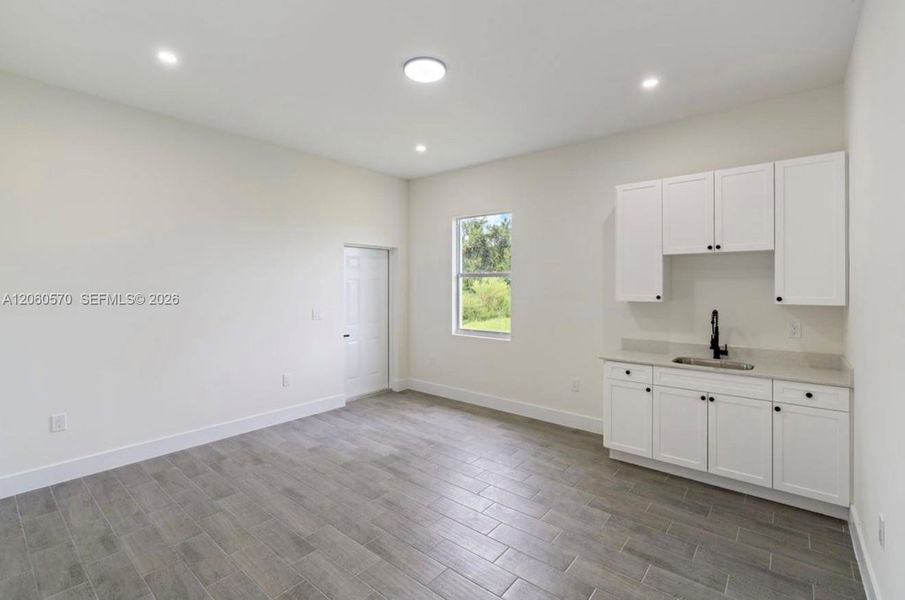 Spacious, unfurnished interior of a new home in , Lehigh Acres (Image 37).