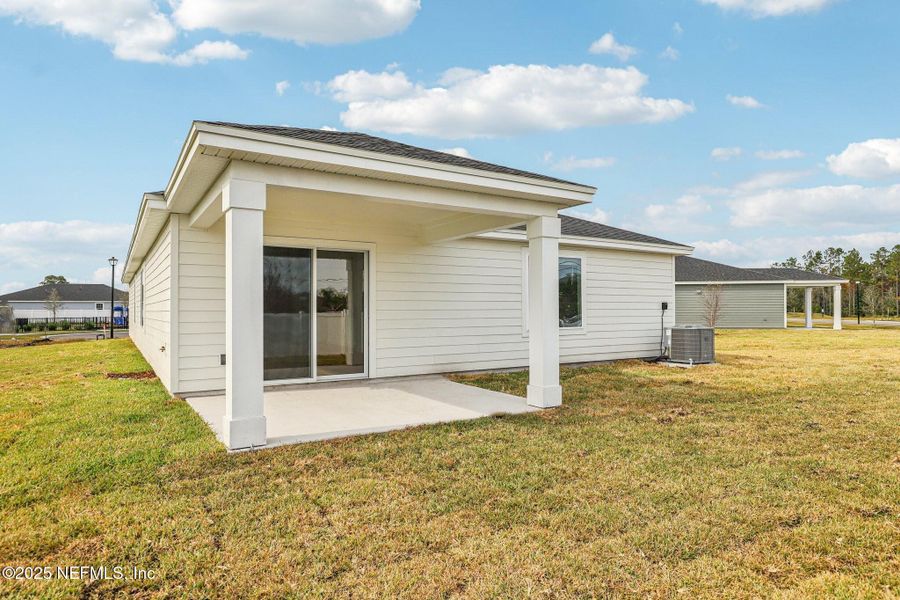 Exterior details and patio area of a home in , Jacksonville (Image 3).