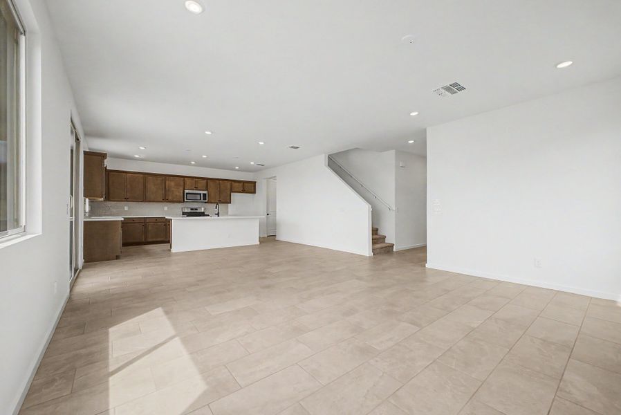 Spacious, unfurnished interior of a new home in Mason Ranch II, Surprise (Image 7).