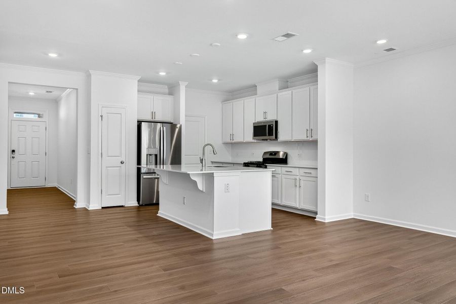 SUN_EverleeTownhomes_Pic_CarsonII-2 SUN_EverleeTownhomes_Pic_CarsonII-2