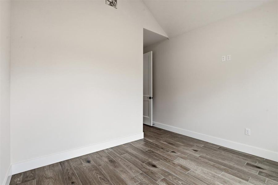 Spacious, unfurnished interior of a new home in , Granbury (Image 28).