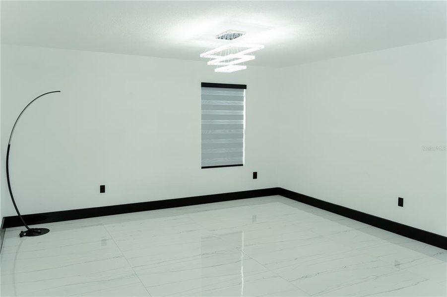 Spacious, unfurnished interior of a new home in Storey Creek, Kissimmee (Image 15). Spacious, unfurnished interior of a new home in Storey Creek, Kissimmee (Image 15).