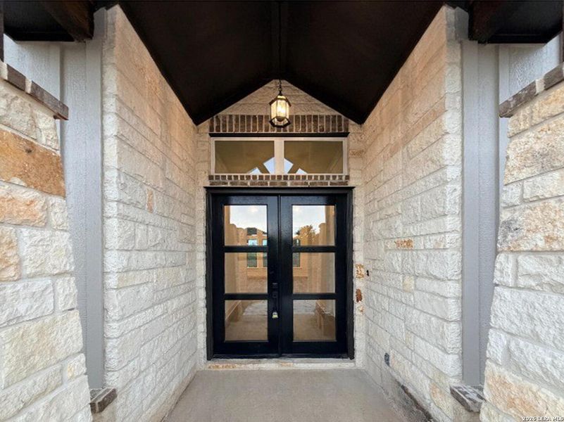 Exterior details and patio area of a home in Waldsanger, New Braunfels (Image 17).