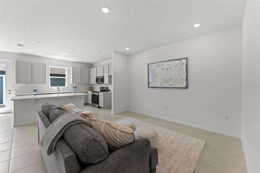 Furnished interior view inside a new home in , Apopka (Image 5).