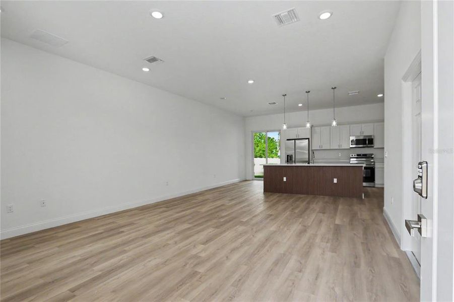 Spacious, unfurnished interior of a new home in , Ocala (Image 16).