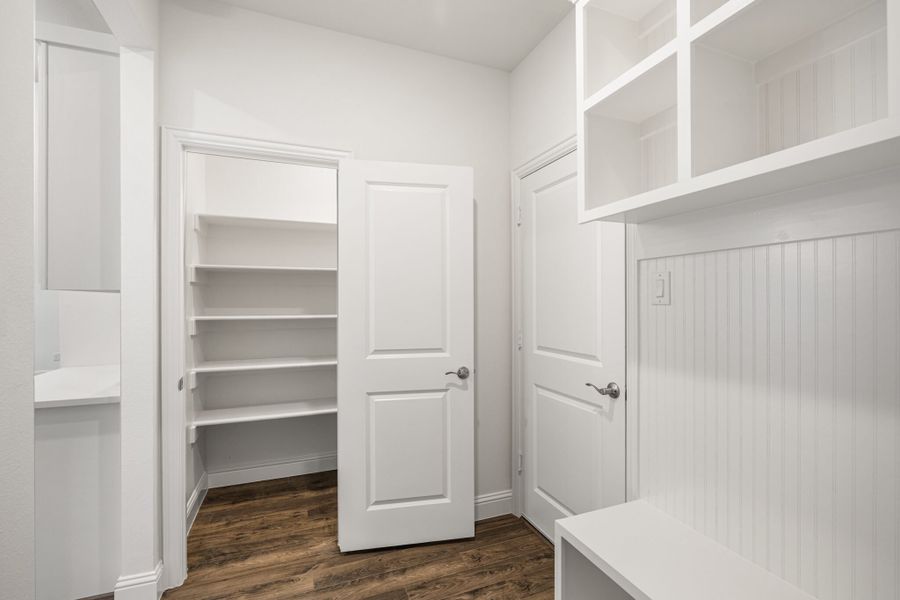 Furnished interior view inside a new home in Elevon, Lavon (Image 11).