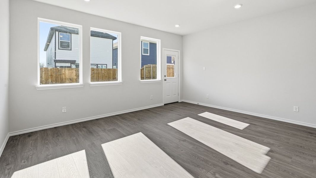 Spacious, unfurnished interior of a new home in Arbor Trails South, Princeton (Image 5).