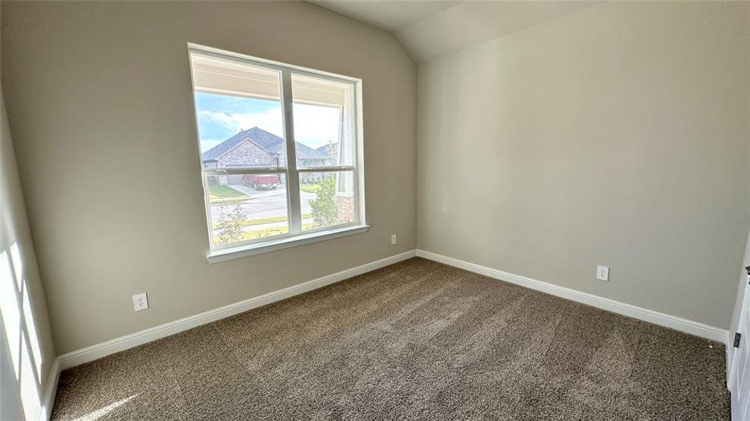 Spacious, unfurnished interior of a new home in Rock Creek Ranch, Fort Worth (Image 17).