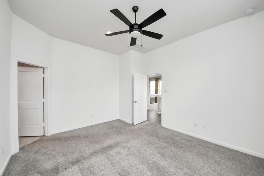 Spacious, unfurnished interior of a new home in The Groves, Humble (Image 23).