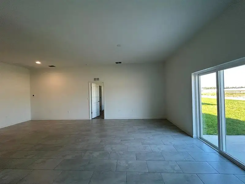 Spacious, unfurnished interior of a new home in James Farms, Bartow (Image 10). Spacious, unfurnished interior of a new home in James Farms, Bartow (Image 10).