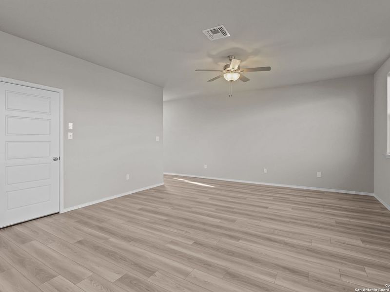 Spacious, unfurnished interior of a new home in Applewhite Meadows, San Antonio (Image 18). Spacious, unfurnished interior of a new home in Applewhite Meadows, San Antonio (Image 18).