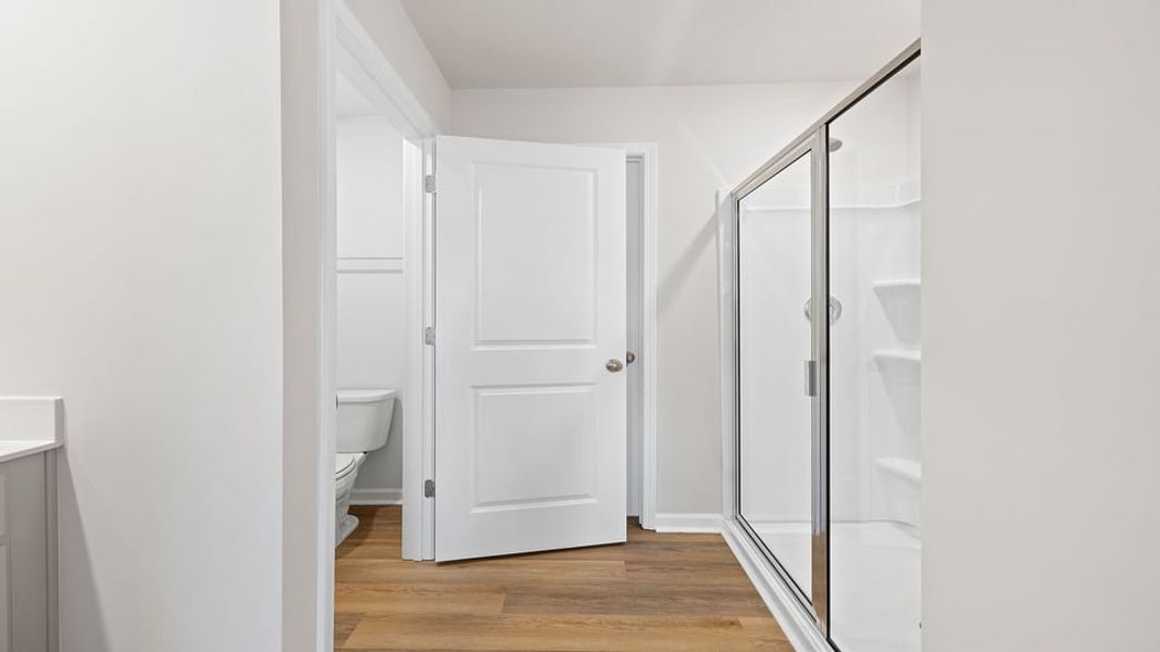 Spacious, unfurnished interior of a new home in Cedar Gap, Fountain Inn (Image 34).