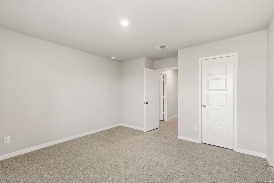 Spacious, unfurnished interior of a new home in Hickory Ridge, Elmendorf (Image 26).