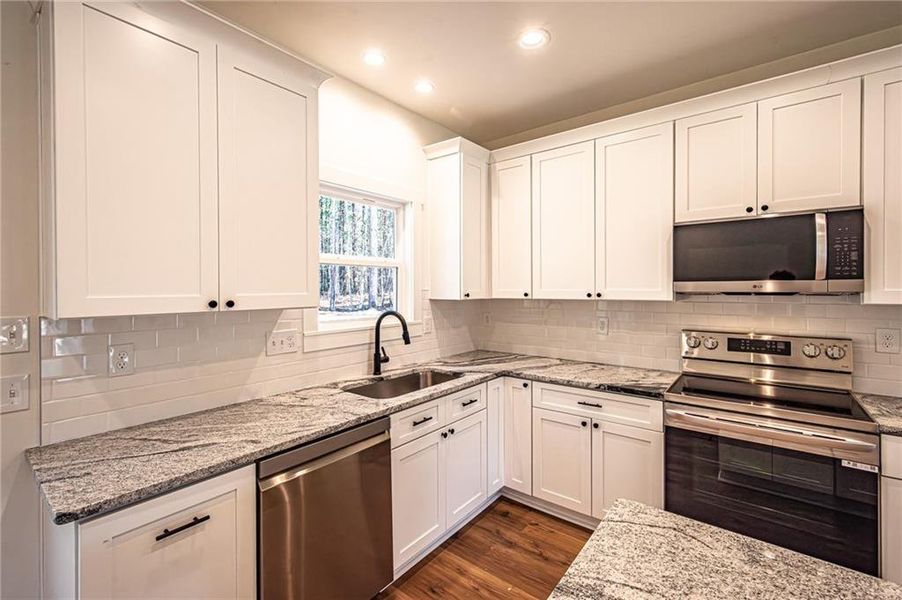 Furnished interior view inside a new home in , Dawsonville (Image 6).