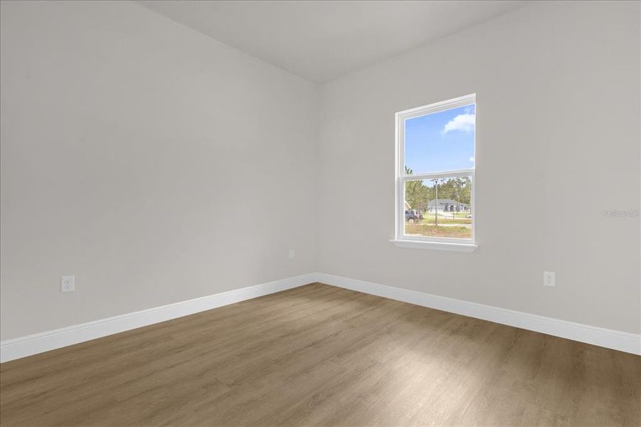 Spacious, unfurnished interior of a new home in , Homosassa (Image 13).