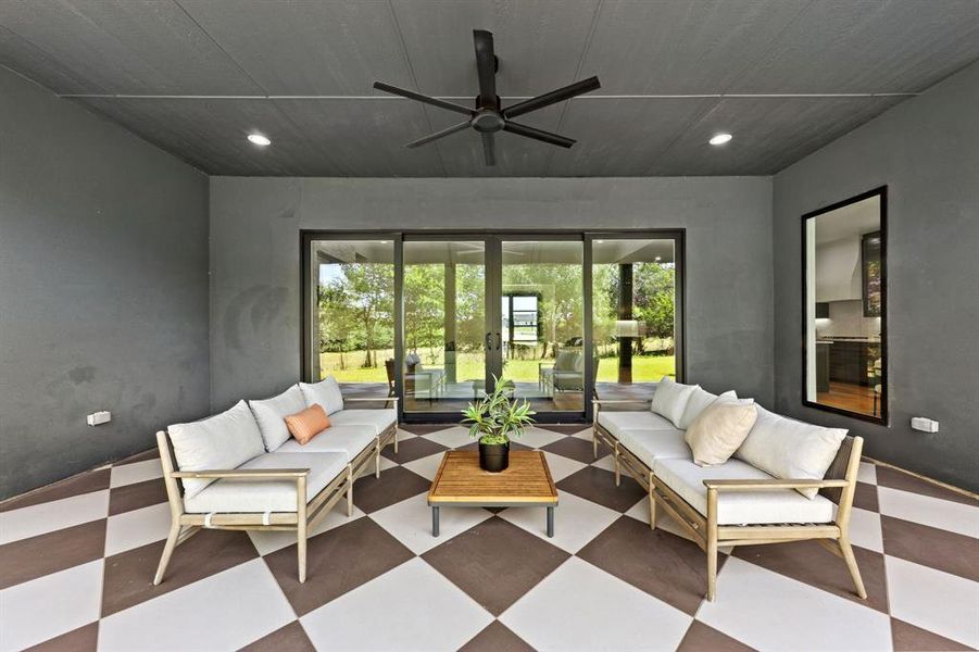 Exterior details and patio area of a home in , Red Oak (Image 3).