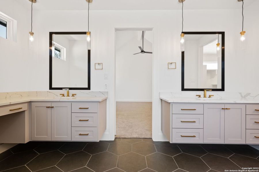 Image 36 of a home in .