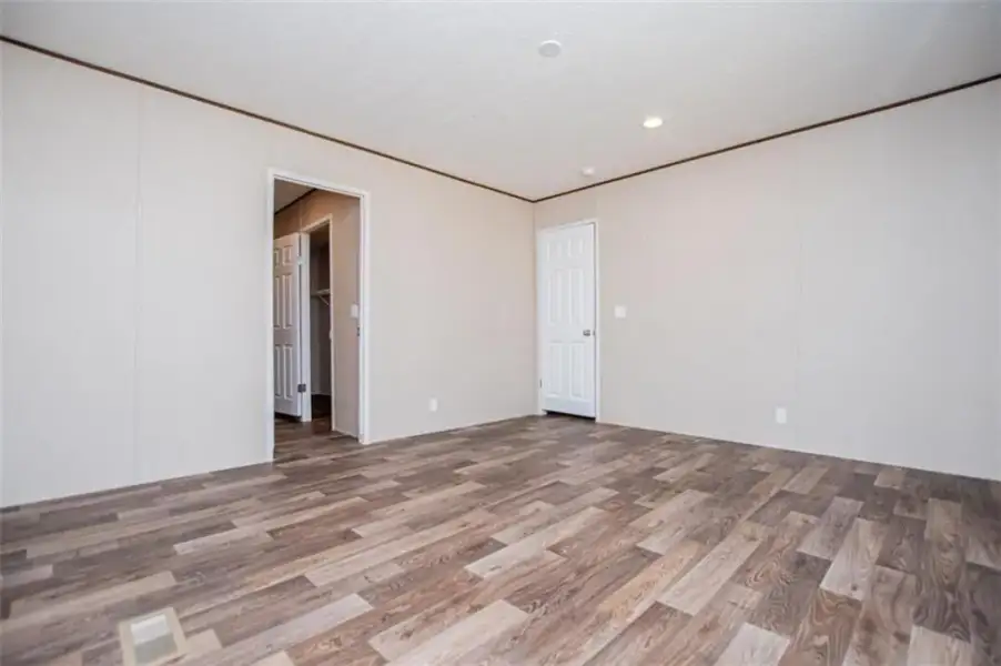 Spacious, unfurnished interior of a new home in , Bremen (Image 48). Spacious, unfurnished interior of a new home in , Bremen (Image 48).