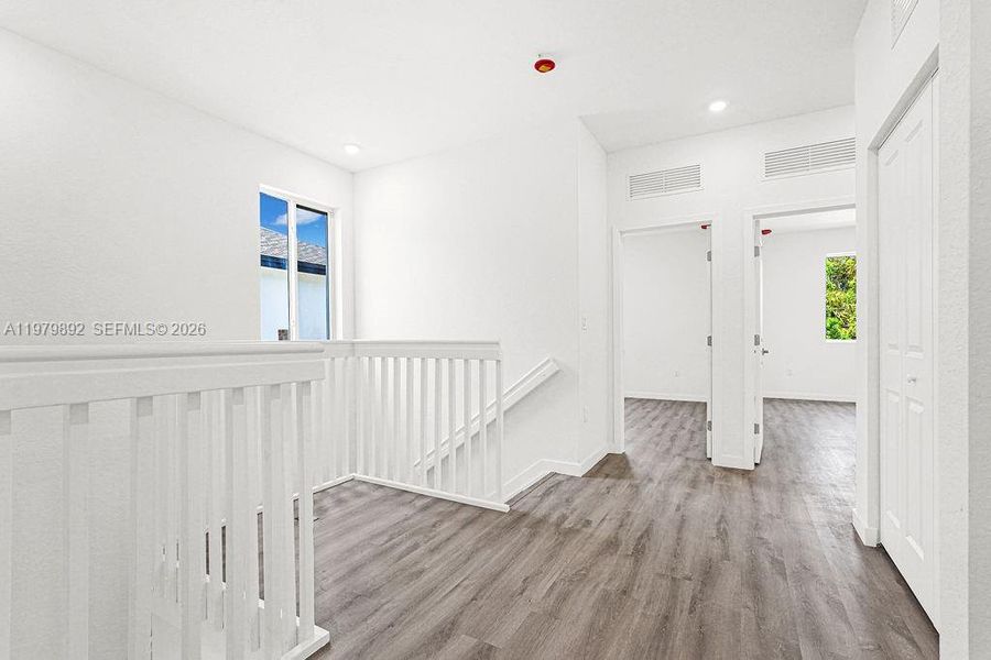 Spacious, unfurnished interior of a new home in , Miami (Image 44).