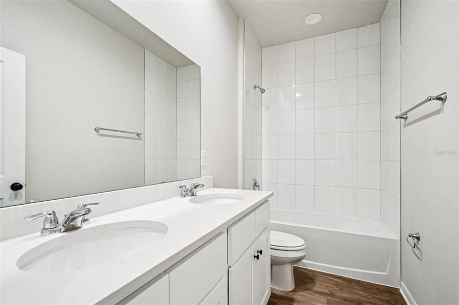 Furnished interior view inside a new home in , Ocala (Image 9).