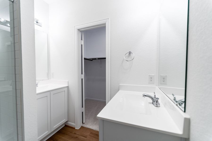 Furnished interior view inside a new home in Cool Water, Jarrell (Image 8).