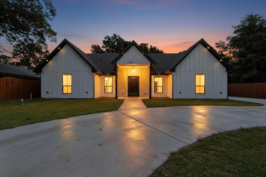 Front exterior of a new home in , Tool, TX, highlighting curb appeal (Image 23).