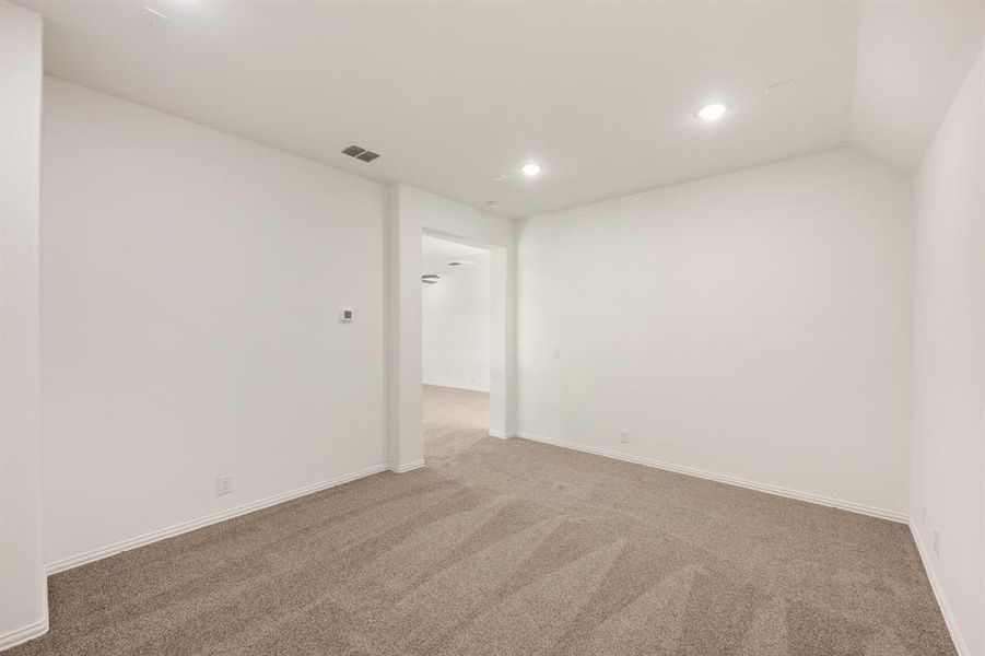 Spacious, unfurnished interior of a new home in Bear Creek Classic 50, Lavon (Image 22).