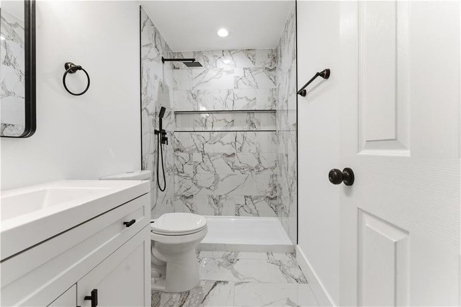 Furnished interior view inside a new home in , Cartersville (Image 8).