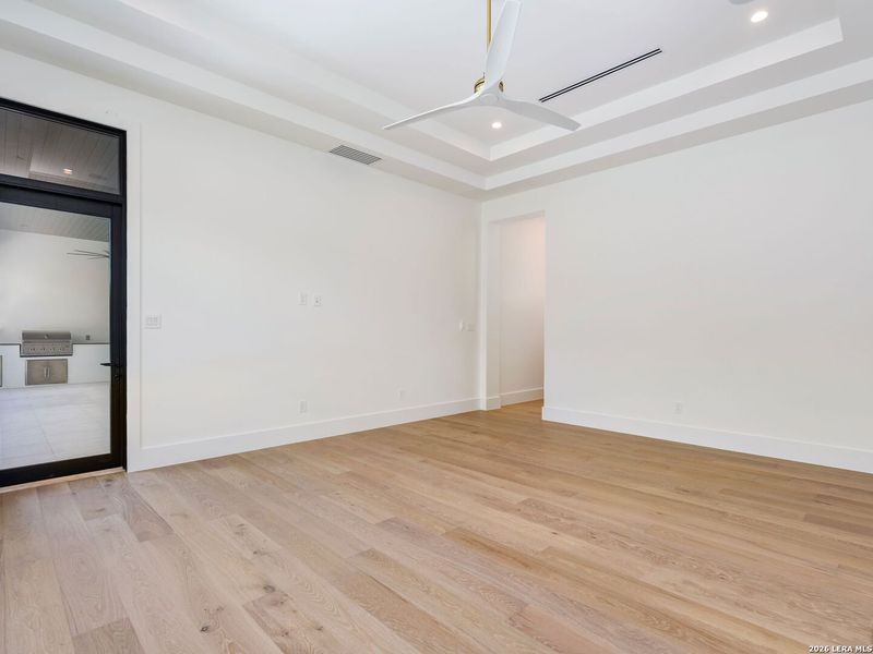 Spacious, unfurnished interior of a new home in , San Antonio (Image 27).