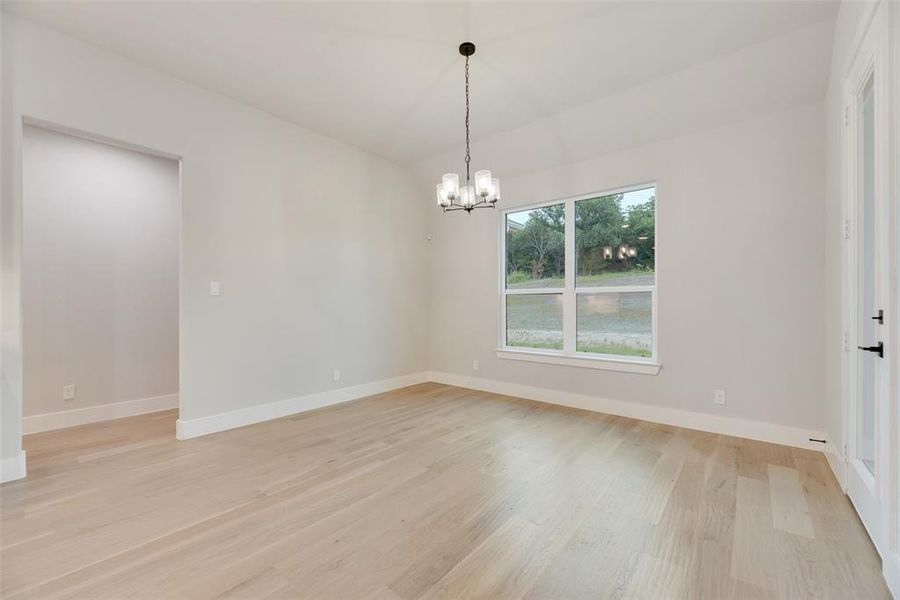 Spacious, unfurnished interior of a new home in King Crossing Estates, Van Alstyne (Image 20). Spacious, unfurnished interior of a new home in King Crossing Estates, Van Alstyne (Image 20).