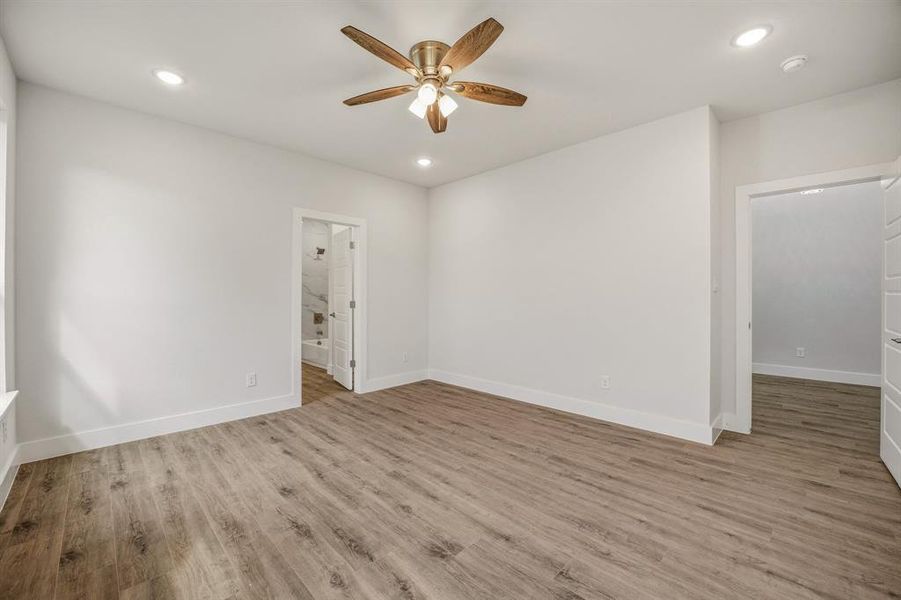 Spacious, unfurnished interior of a new home in , Granbury (Image 32).