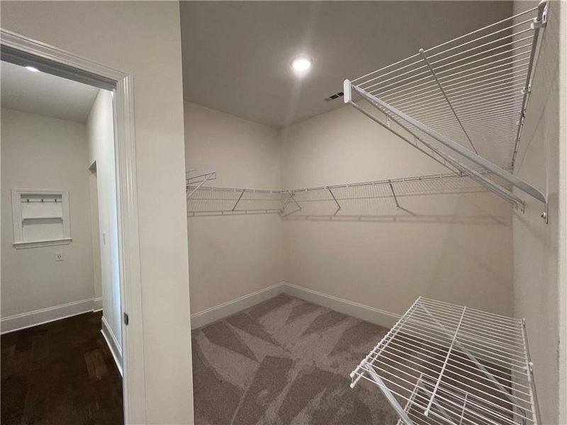 Spacious, unfurnished interior of a new home in , Gainesville (Image 24). Spacious, unfurnished interior of a new home in , Gainesville (Image 24).
