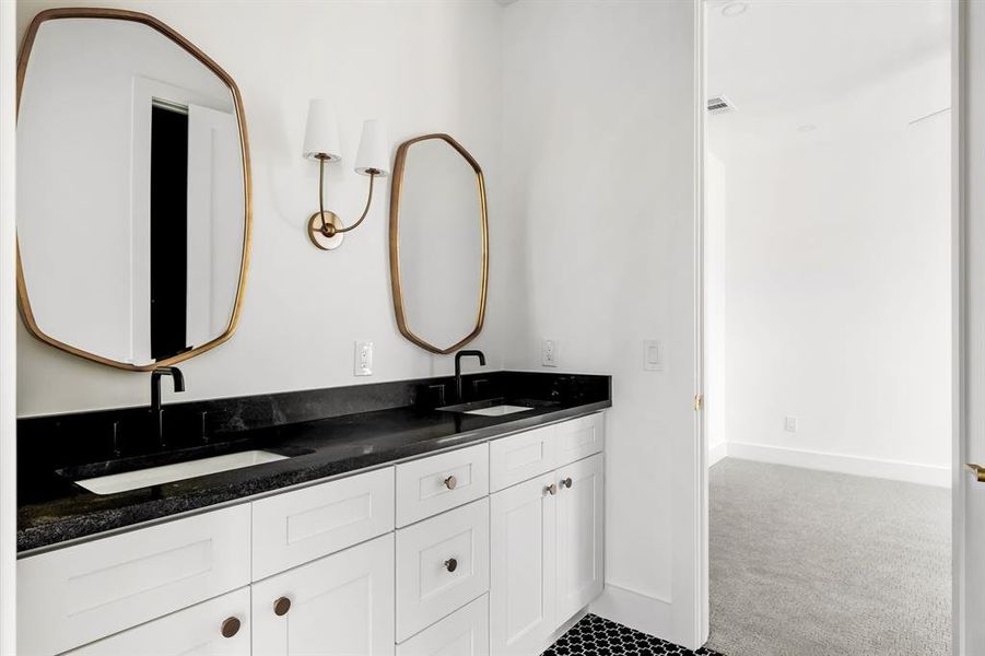 Image 36 of a home in .