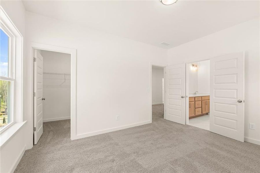 Spacious, unfurnished interior of a new home in , Gainesville (Image 72).