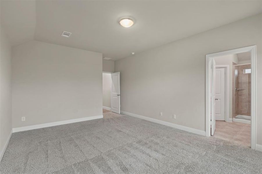 Spacious, unfurnished interior of a new home in , Anna (Image 20).