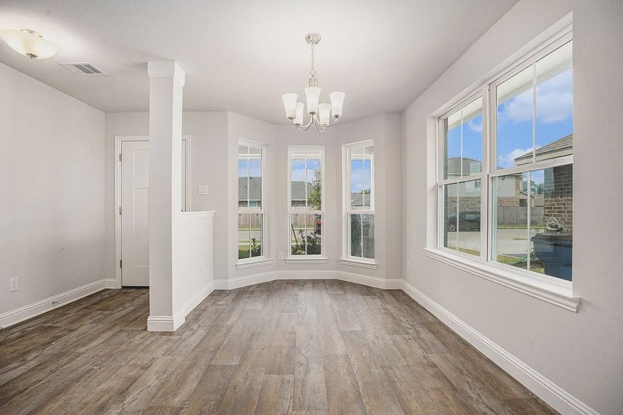 Spacious, unfurnished interior of a new home in Kiber Reserve, Angleton (Image 11).