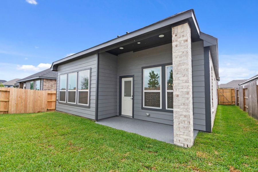 Exterior details and patio area of a home in Emory Glen, Magnolia (Image 3).