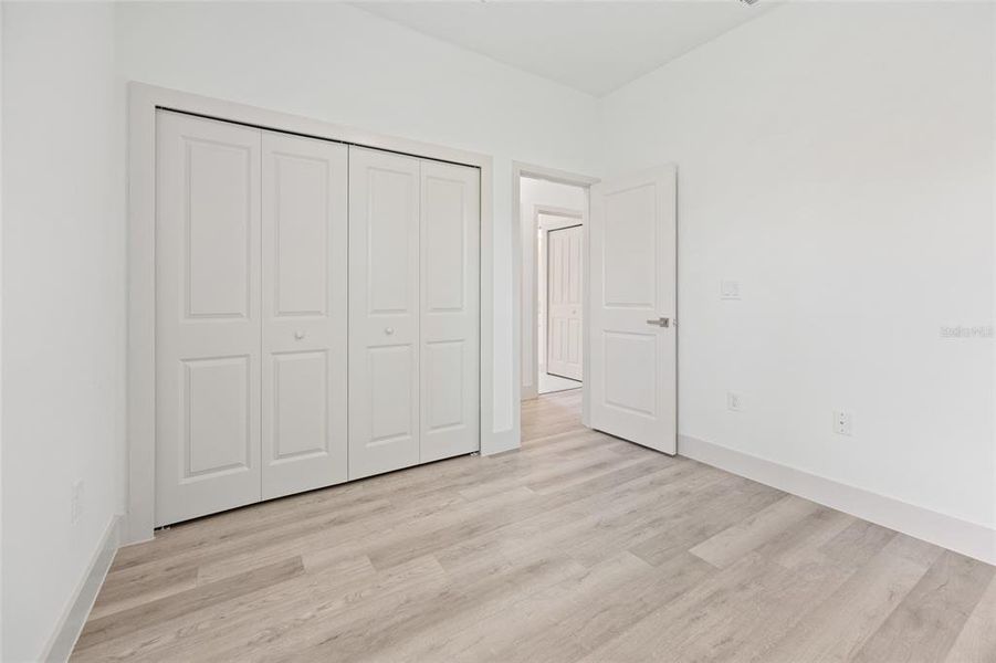 Spacious, unfurnished interior of a new home in , Citrus Springs (Image 14).