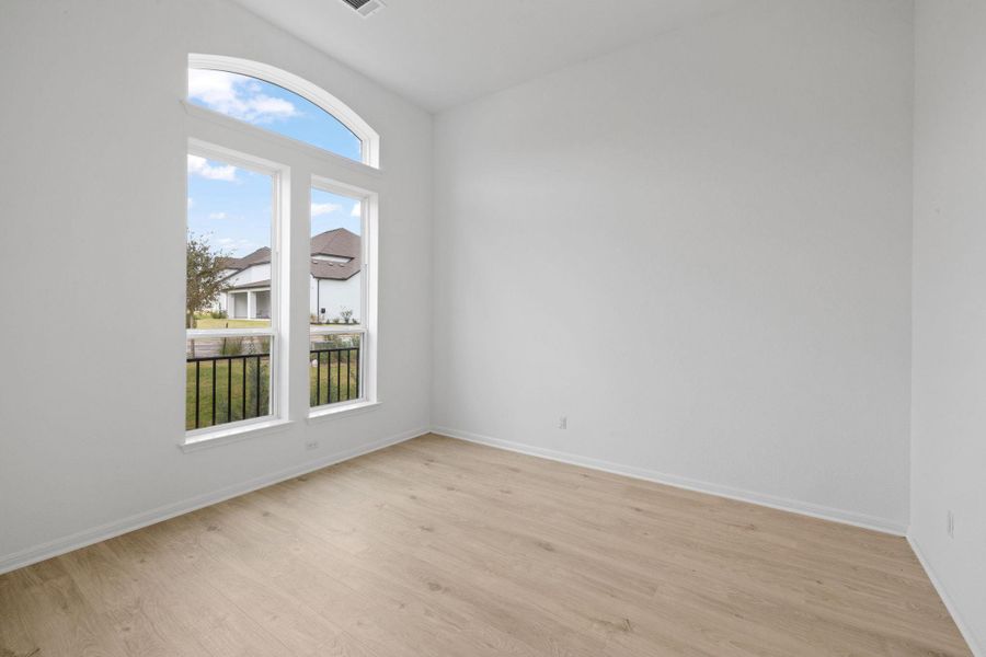 Spacious, unfurnished interior of a new home in , Leander (Image 30).