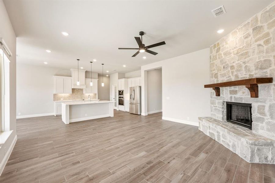 Spacious, unfurnished interior of a new home in Villages of Walnut Grove, Midlothian (Image 13).