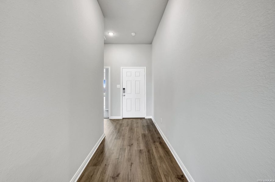 Spacious, unfurnished interior of a new home in Greenspoint Heights, Seguin (Image 35).
