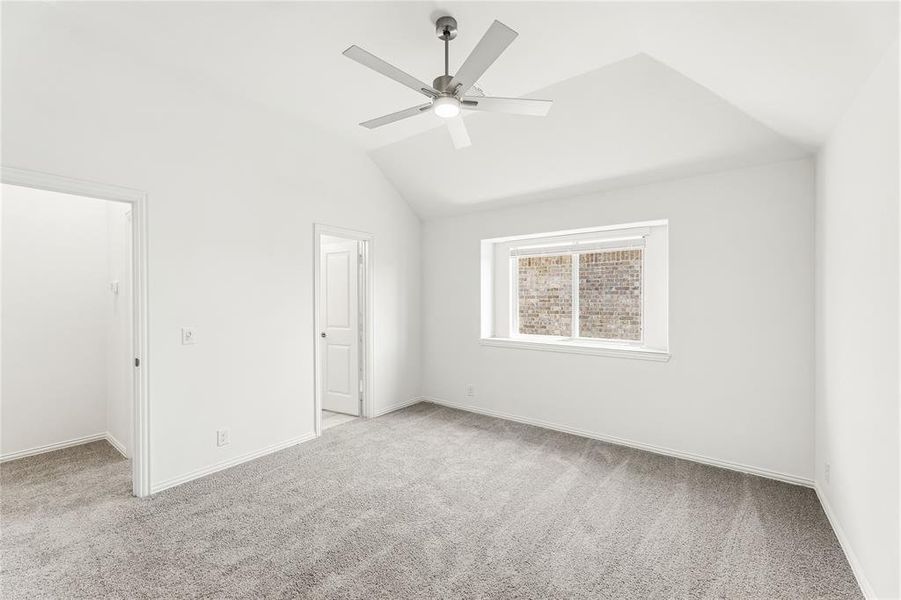 Spacious, unfurnished interior of a new home in Chaparral Park, Oak Point (Image 36). Spacious, unfurnished interior of a new home in Chaparral Park, Oak Point (Image 36).