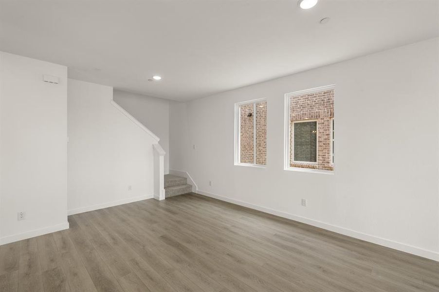 5712 Lakeview- Dining -1