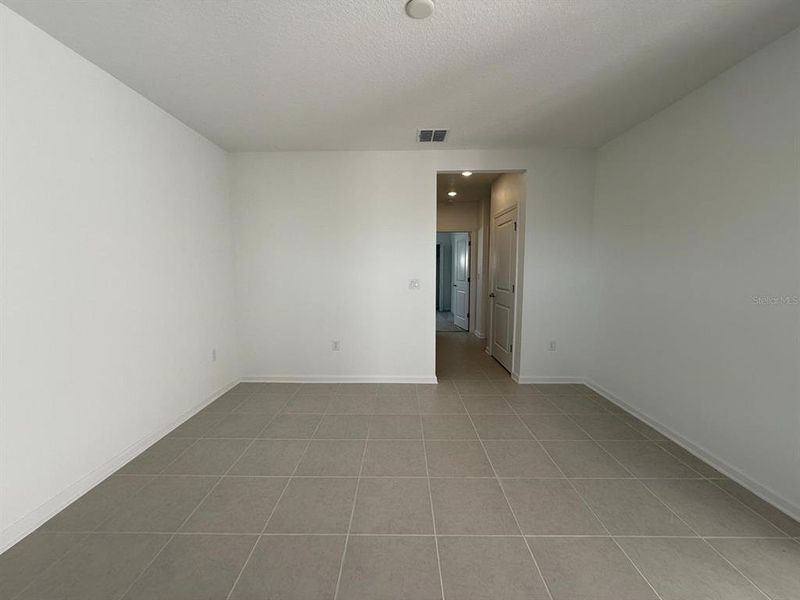 Spacious, unfurnished interior of a new home in , Kissimmee (Image 48).
