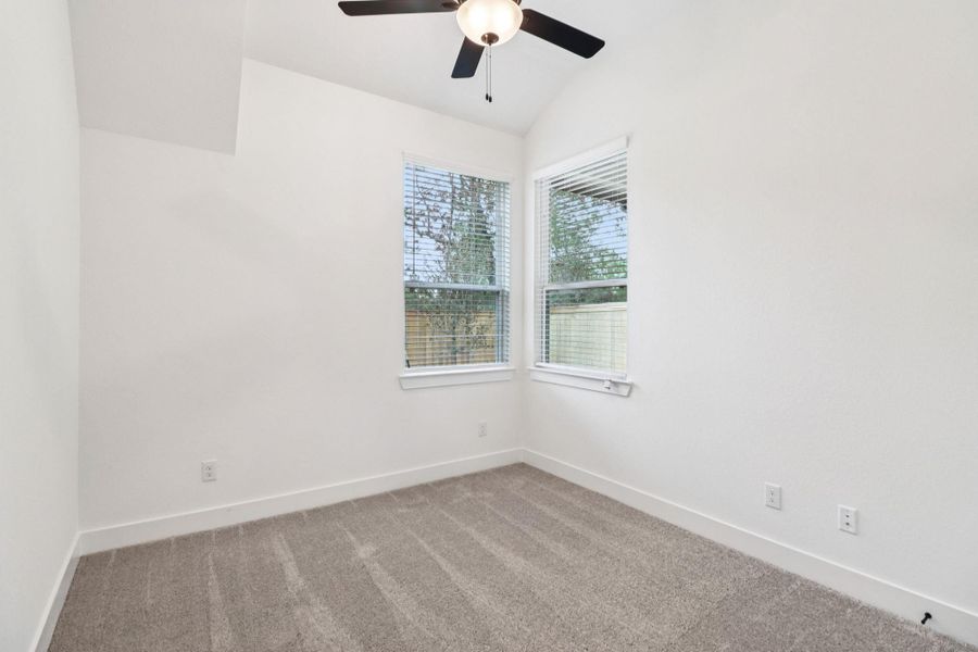 Spacious, unfurnished interior of a new home in Kresston, Montgomery (Image 21).