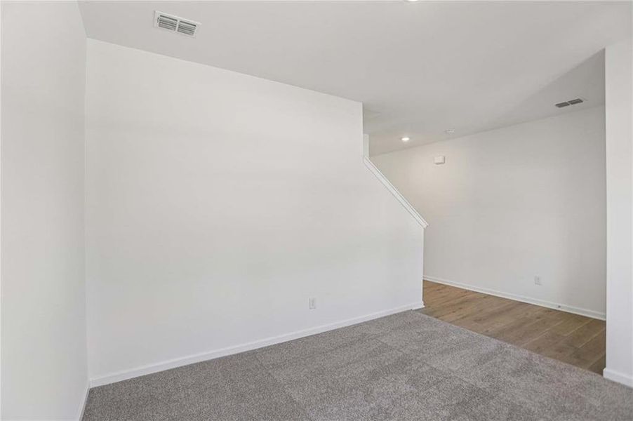 Spacious, unfurnished interior of a new home in The Pointe at Heron Bay, Locust Grove (Image 21).