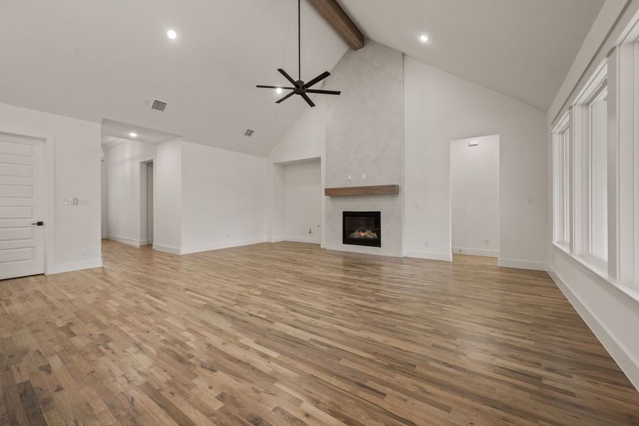 Spacious, unfurnished interior of a new home in Rolling Creek Ranch, Aledo (Image 31). Spacious, unfurnished interior of a new home in Rolling Creek Ranch, Aledo (Image 31).