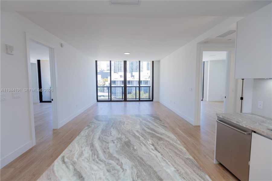 Spacious, unfurnished interior of a new home in Arbor, Miami (Image 16).