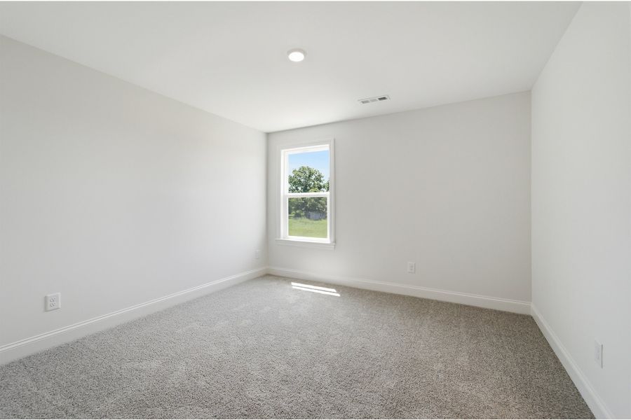 Spacious, unfurnished interior of a new home in Aden Woods, Fairview (Image 38).