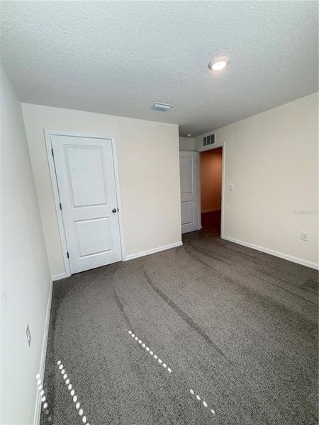 Spacious, unfurnished interior of a new home in Deer Path, Ocala (Image 20).